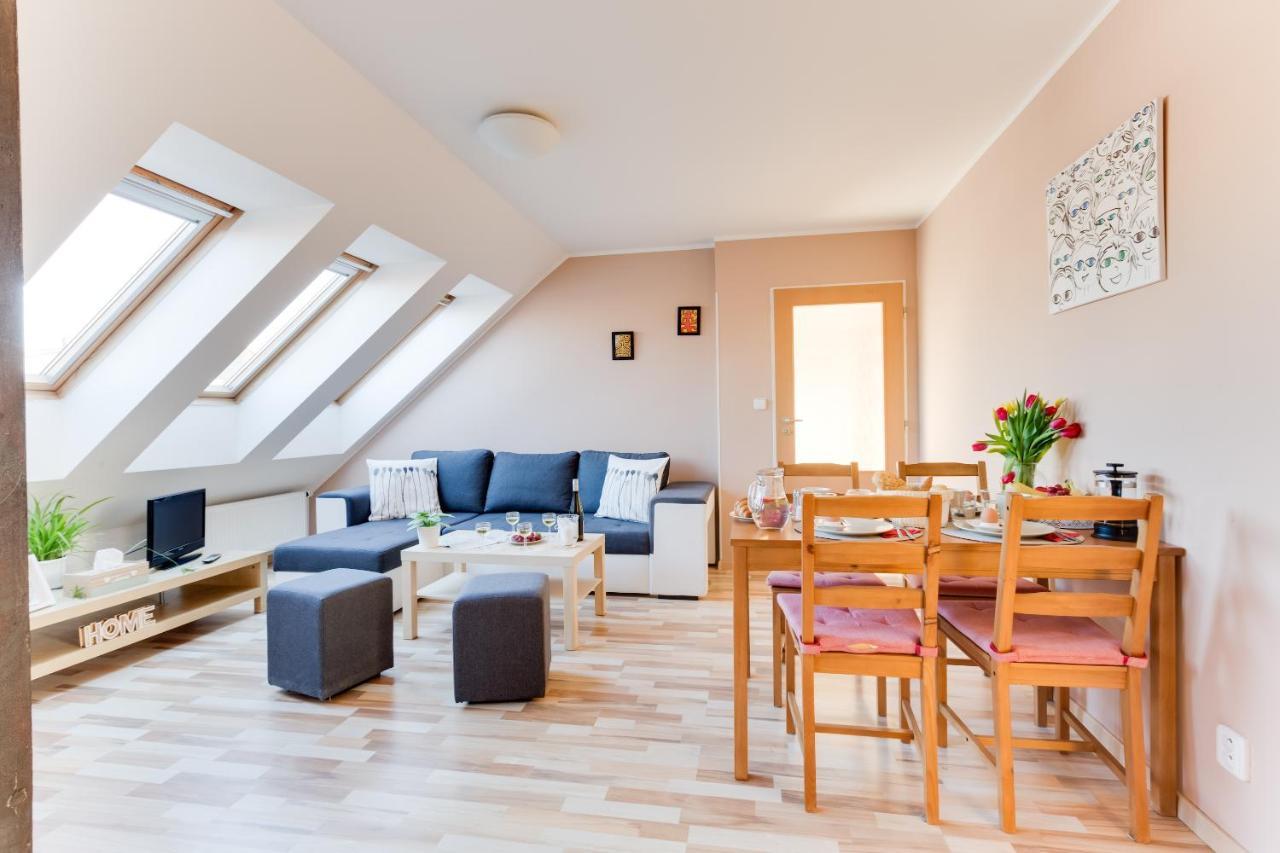 Jane'S Charming Apartment Прага Екстериор снимка